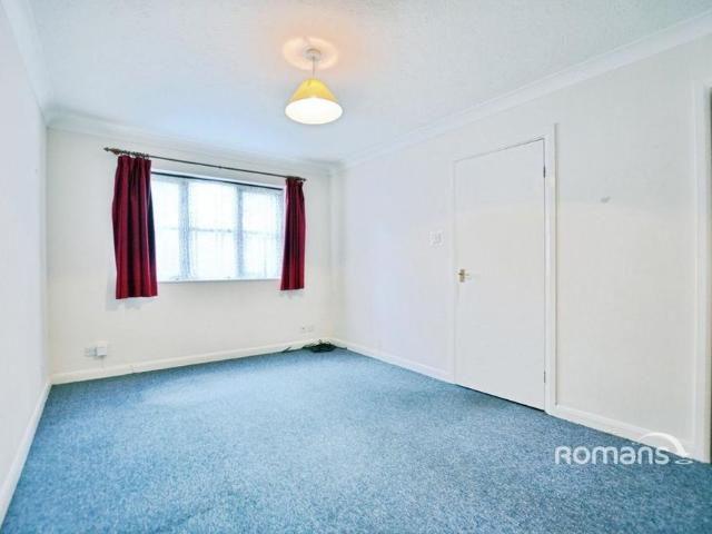 Studio for rent in Cowley, Greater London