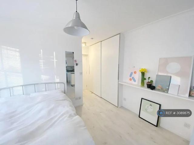 Studio for rent in London Borough of Southwark, Greater London