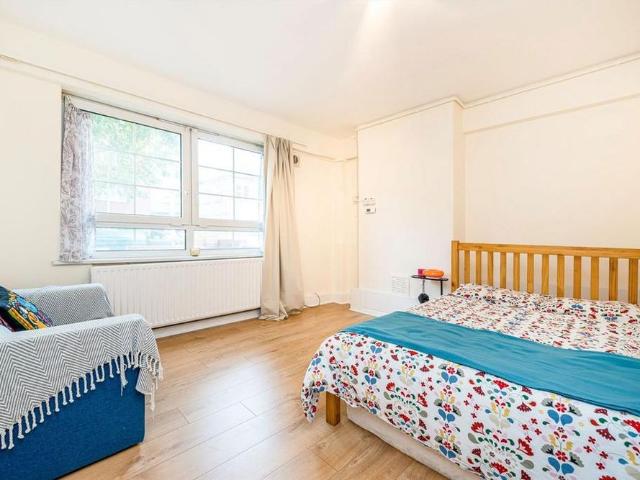 Studio for rent in Bermondsey Village, Greater London