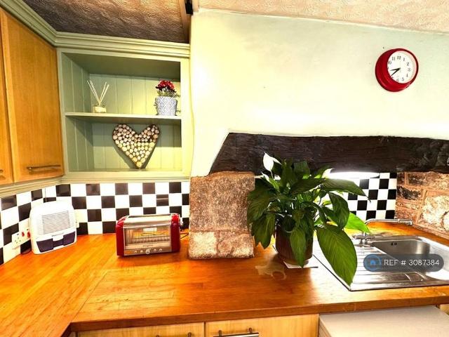 Studio for rent in Crediton, Mid Devon
