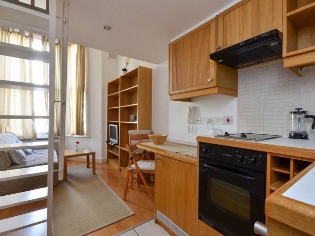 Apartment for rent in West Kensington, Greater London