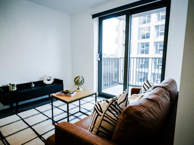 Flat for rent in Burnedge, Greater Manchester
