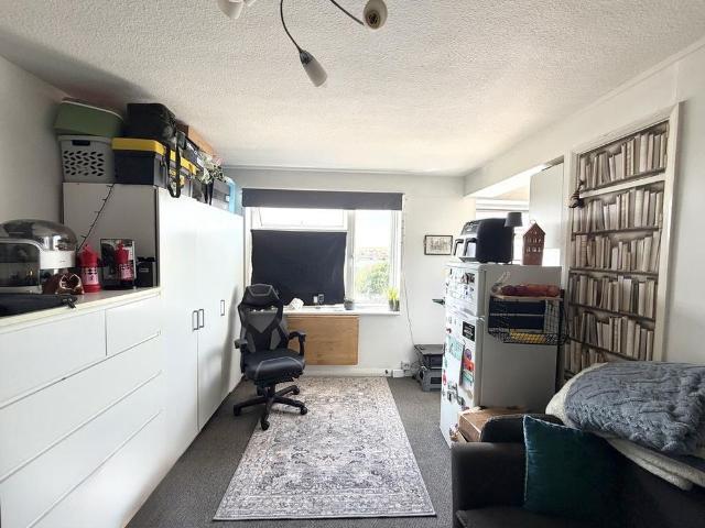 Studio for rent in Peacehaven, Iford