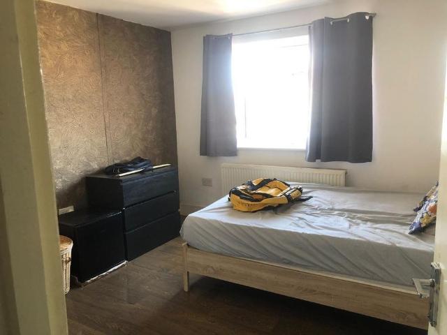 Studio for rent in London Borough of Hounslow, Heston
