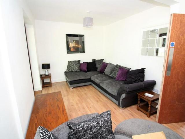 Studio for rent in Milton, Hamerton