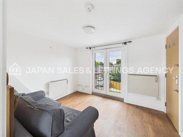 Studio for rent in London Borough of Ealing, Greater London