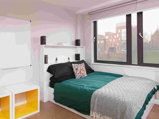 Studio for rent in Merchant City, Scotland