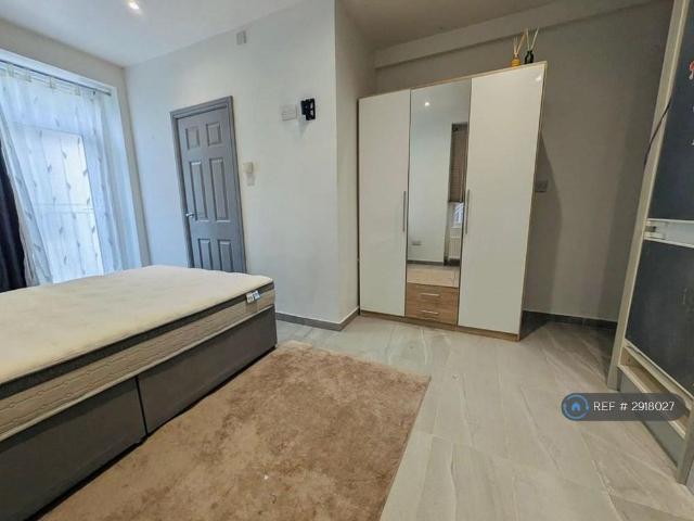 Studio for rent in Crouch End, Greater London