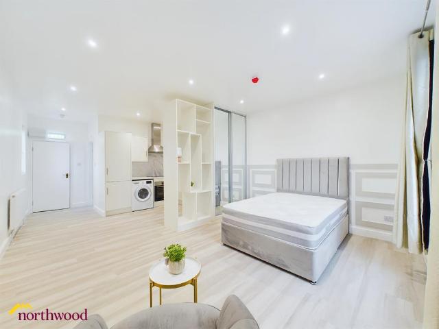 Flat for rent in Evershot, Oxfordshire