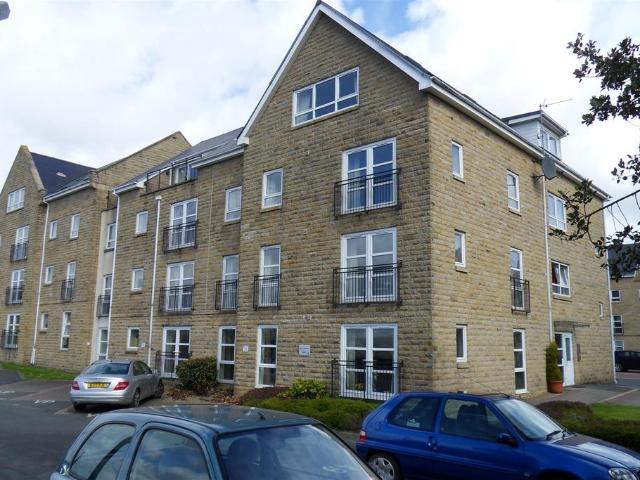 Flat for rent in Savile Park, West Yorkshire