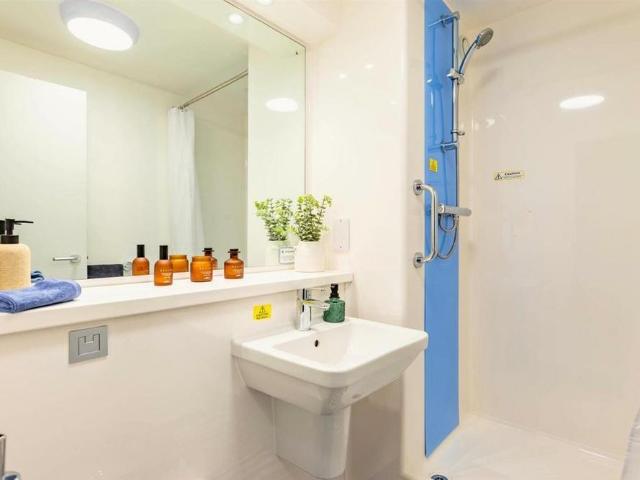 Studio for rent in City Centre, Ballindoch
