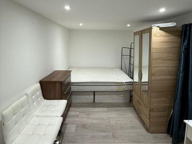 Studio for rent in Harrow Weald, Greater London