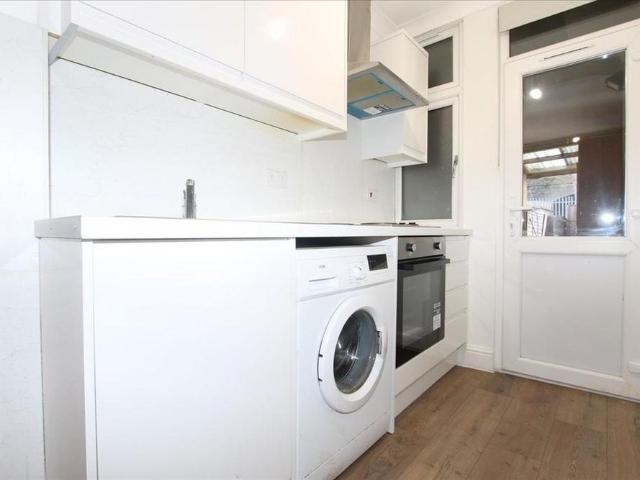 Studio for rent in Upper Edmonton, Greater London