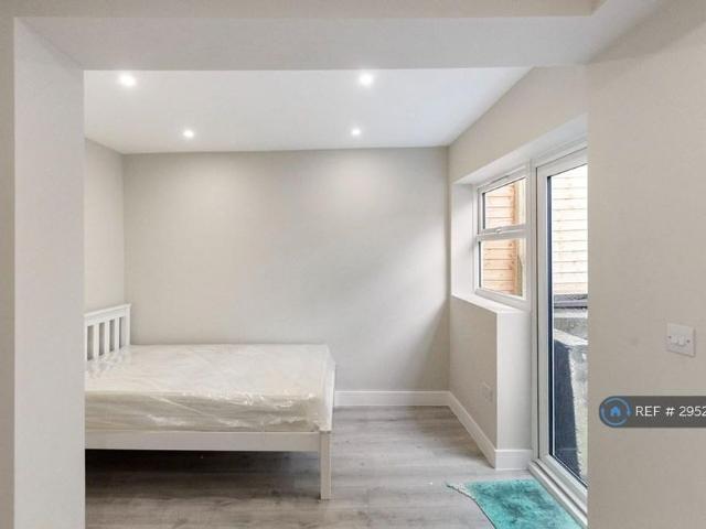 Studio for rent in Greater London