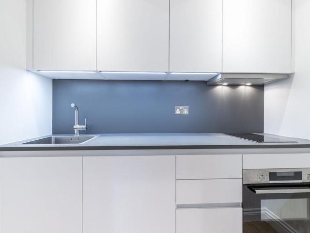 Flat for rent in South Hampstead, Greater London