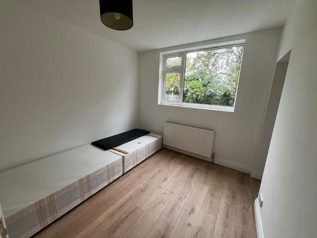 Studio for rent in Golders Green, Greater London