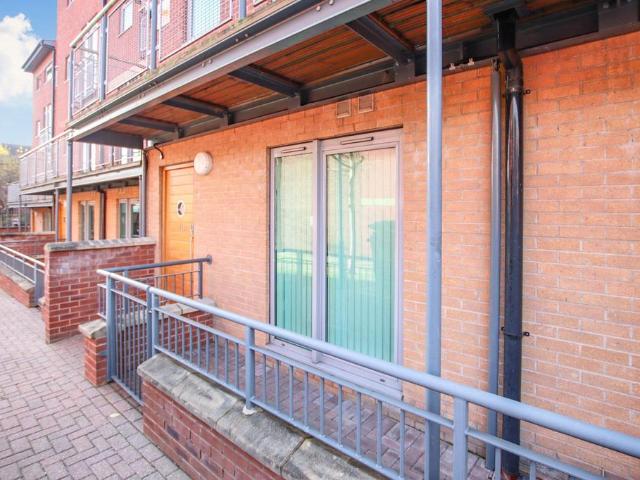 Flat for rent in Saint George's, South Yorkshire