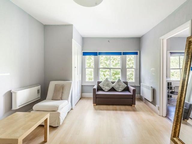 Studio for rent in Earl's Court, Greater London