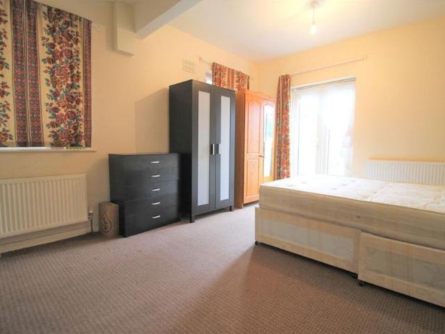 Studio for rent in Yeading, Greater London