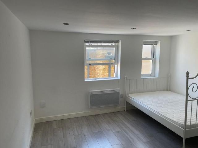 Studio for rent in West Hackney, Greater London
