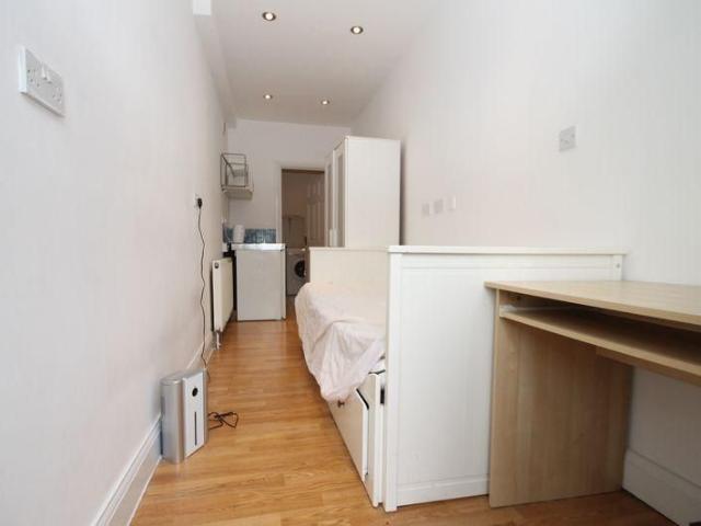 Studio for rent in Preston, Greater London