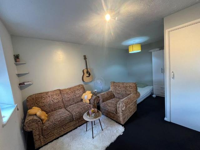 Studio for rent in Grays, Essex