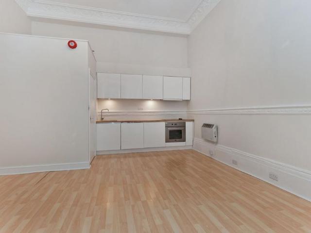 Studio for rent in Brompton, Greater London