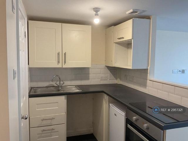 Studio for rent in St Albans, Five Acres