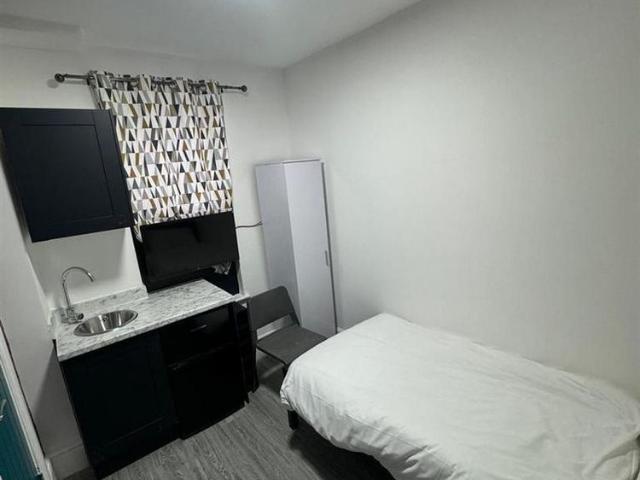 Studio for rent in London Borough of Barking and Dagenham, Greater London
