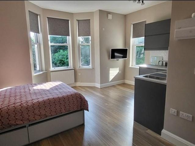 Flat for rent in Epsom, Surrey