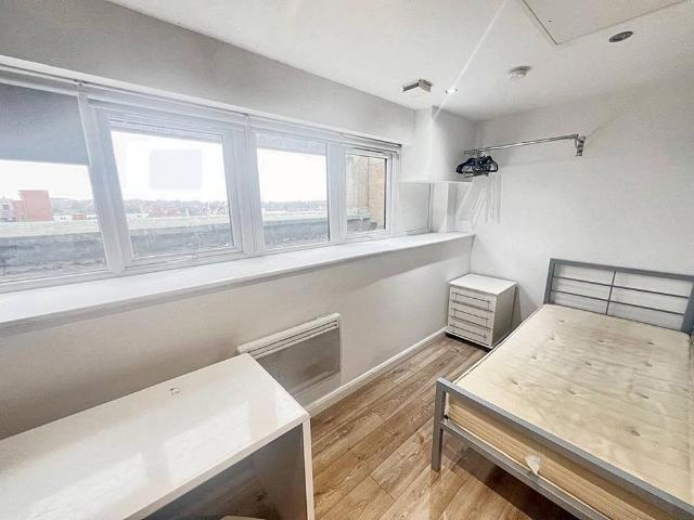 Studio for rent in Semilong, Northampton
