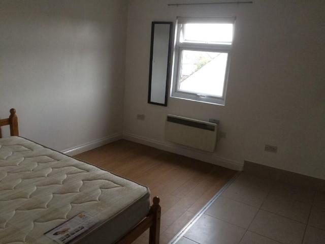 Studio for rent in Furzedown, Greater London