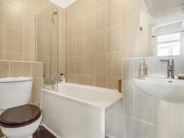 Studio for rent in Monks Orchard, Kent