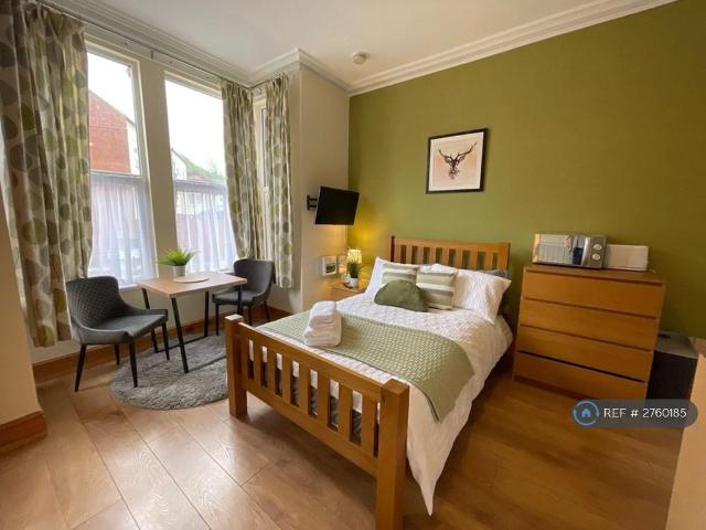 Flat for rent in Plant's Green, Cradley Heath