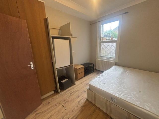 Studio for rent in Ponders End, Greater London