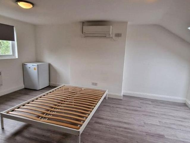 Studio for rent in West Hackney, Upper Clapton