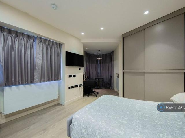 Studio for rent in Hendon, Greater London