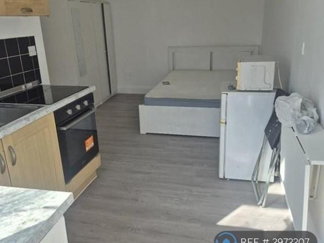 Studio for rent in Sudbury, Greater London