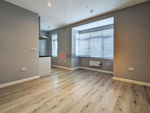 Studio for rent in Roundshaw, Greater London