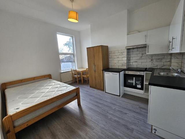Flat for rent in Harlesden, Greater London