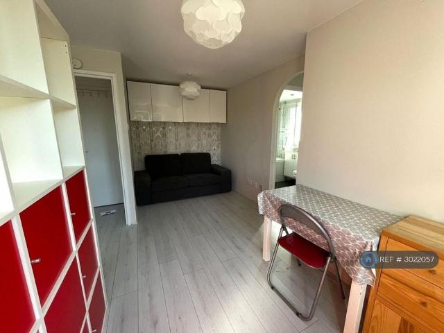 Studio for rent in London Borough of Lewisham, Greater London