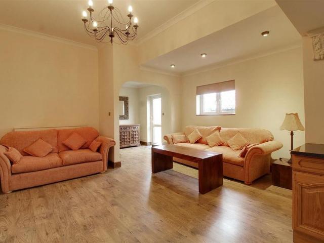 Studio for rent in Brookmans Park, Welwyn Hatfield