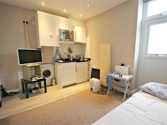 Flat for rent in Dollis Hill, Greater London