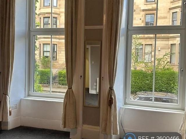 Studio for rent in Hillhead, Scotland