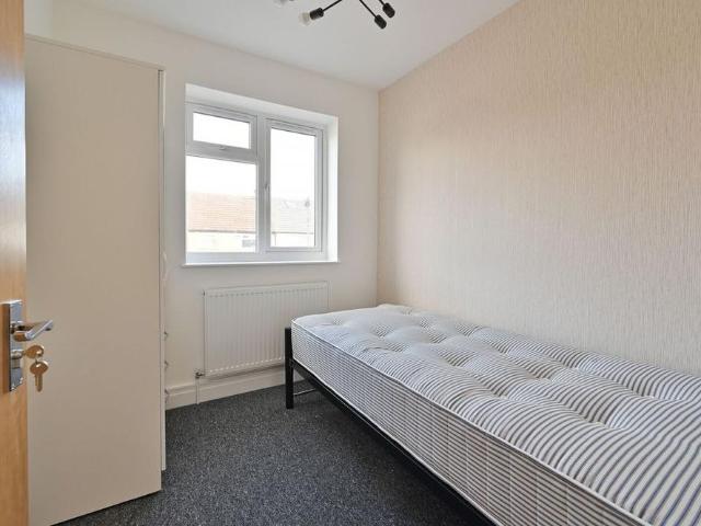 Studio for rent in Holywell Estate, North Watford