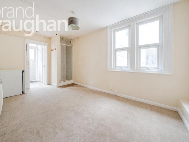 Studio for rent in Aldrington