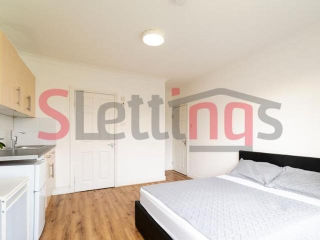 Studio for rent in Hendon, Greater London