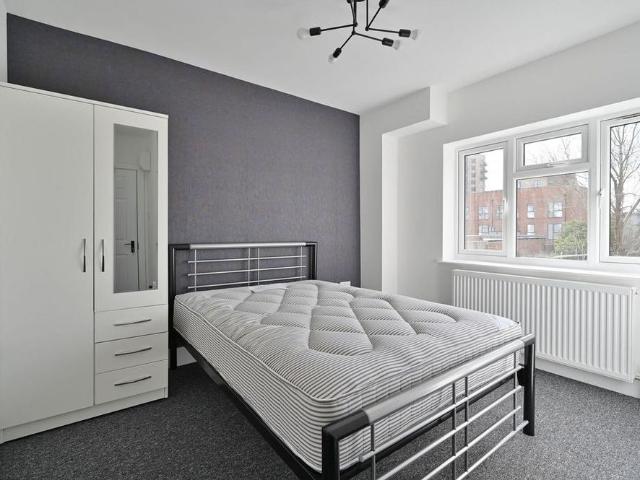 Studio for rent in Holywell Estate, North Watford