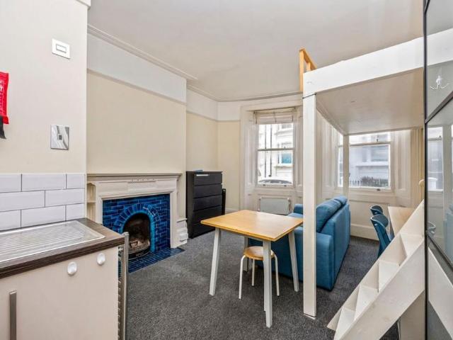 Studio for rent in Kemptown, Brighton