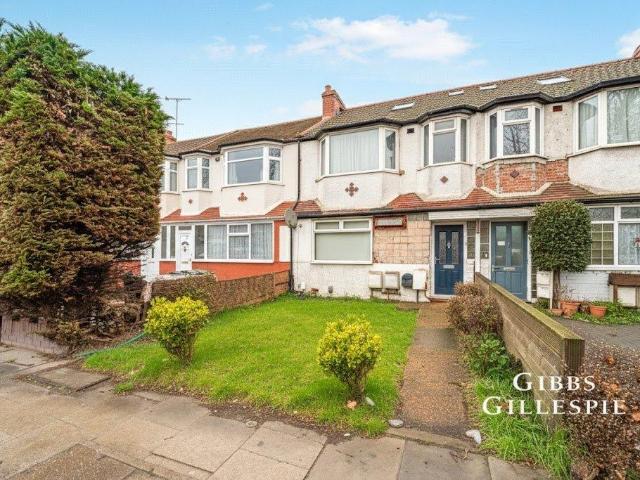 Flat for rent in London Borough of Ealing, Park Royal